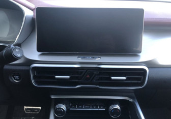 Подержанный автомобиль Geely Coolray 2022 года (14 фото)