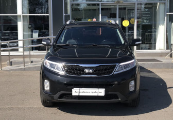 Подержанный автомобиль Kia Sorento 2013 года (2 фото)