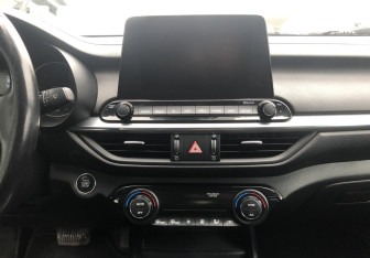 Подержанный автомобиль Kia Cerato Sedan 2021 года (14 фото)