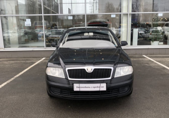 Подержанный автомобиль Skoda Octavia Liftback 2007 года (2 фото)