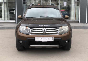 Подержанный автомобиль Renault Duster 2012 года (2 фото)