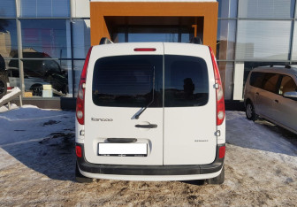 Подержанный автомобиль Renault Kangoo 2010 года (6 фото)