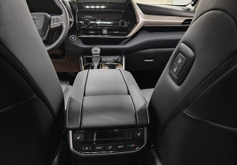 Новый Toyota Highlander 2025 (7 фото)