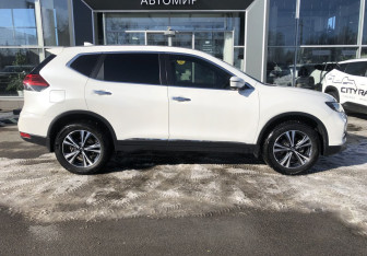 Подержанный автомобиль Nissan X-Trail 2020 года (4 фото)