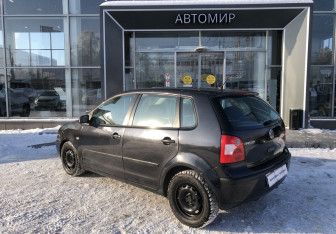 Подержанный автомобиль Volkswagen Polo Hatchback 2003 года (7 фото)