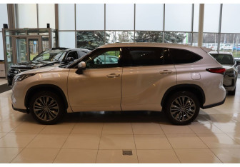 Новый Toyota Highlander 2026 (8 фото)
