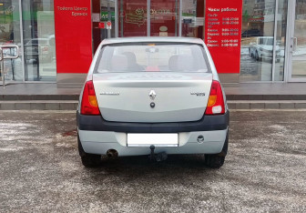 Подержанный автомобиль Renault Logan Sedan 2007 года (6 фото)