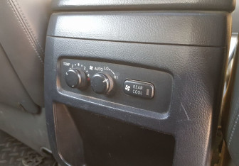 Подержанный автомобиль Toyota Land Cruiser Prado 2003 года (13 фото)