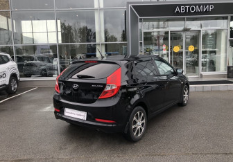 Подержанный автомобиль Hyundai Solaris Hatchback 2015 года (7 фото)