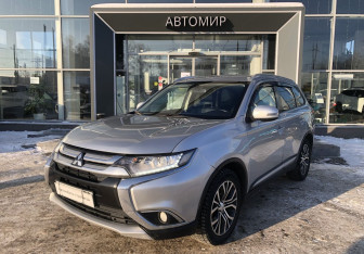 Подержанный автомобиль Mitsubishi Outlander 2015 года (1 фото)