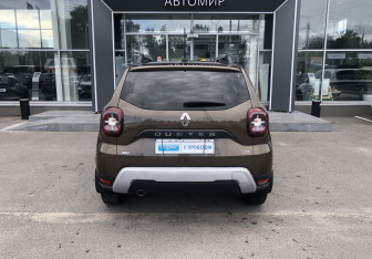 Подержанный автомобиль Renault Duster 2021 года (6 фото)