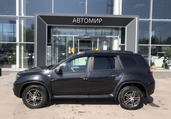 Подержанный автомобиль Nissan Terrano 2015 года (8 фото)