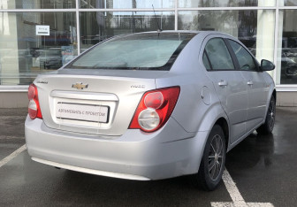 Подержанный автомобиль Chevrolet Aveo Hatchback 2012 года (5 фото)