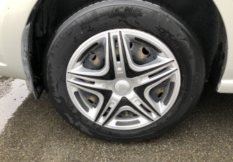 Подержанный автомобиль Volkswagen Polo Sedan 2011 года (15 фото)