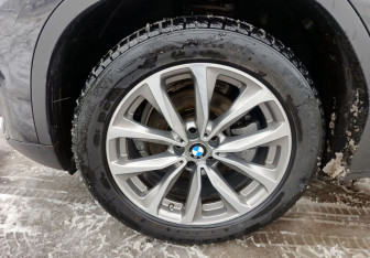 Подержанный автомобиль BMW X3 2020 года (10 фото)