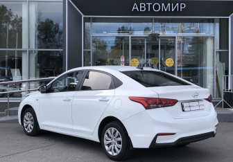 Подержанный автомобиль Hyundai Solaris Sedan 2017 года (7 фото)