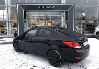 Подержанный автомобиль Hyundai Solaris Sedan 2011 года (7 фото)