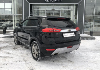 Подержанный автомобиль Geely Atlas 2018 года (7 фото)