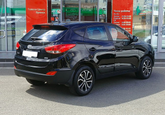 Подержанный автомобиль Hyundai ix35 2014 года (5 фото)