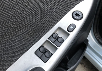 Подержанный автомобиль Hyundai Solaris Sedan 2012 года (13 фото)