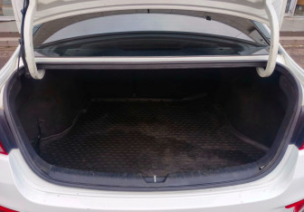 Подержанный автомобиль Kia Rio Sedan 2019 года (12 фото)