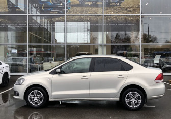 Подержанный автомобиль Volkswagen Polo Sedan 2011 года (4 фото)