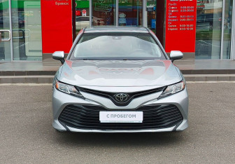 Подержанный автомобиль Toyota Camry Sedan 2020 года (2 фото)