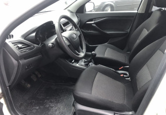 Подержанный автомобиль LADA (ВАЗ) Vesta Sedan 2017 года (9 фото)