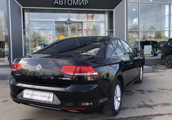 Подержанный автомобиль Volkswagen Passat Sedan 2015 года (5 фото)
