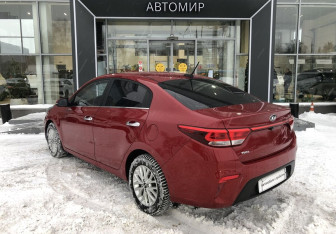 Подержанный автомобиль Kia Rio Sedan 2019 года (7 фото)