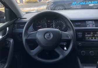 Подержанный автомобиль Skoda Octavia Liftback 2014 года (12 фото)