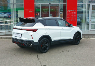 Подержанный автомобиль Geely Coolray 2024 года (5 фото)