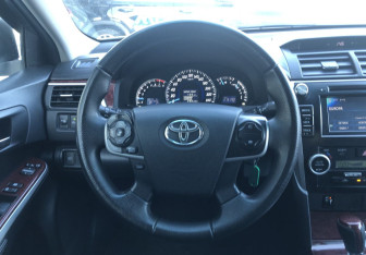 Подержанный автомобиль Toyota Camry Sedan 2013 года (12 фото)