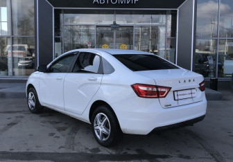 Подержанный автомобиль LADA (ВАЗ) Vesta Sedan 2017 года (7 фото)
