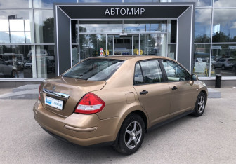 Подержанный автомобиль Nissan Tiida Sedan 2007 года (5 фото)