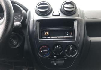 Подержанный автомобиль LADA (ВАЗ) Granta Sedan 2013 года (14 фото)