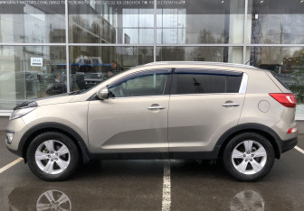 Подержанный автомобиль Kia Sportage 2012 года (8 фото)