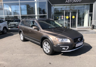 Подержанный автомобиль Volvo XC70 2014 года (3 фото)