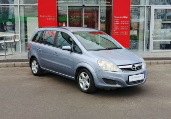 Подержанный автомобиль Opel Zafira Compactvan 2008 года (3 фото)