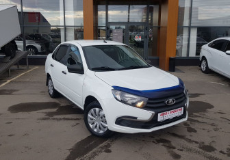 Подержанный автомобиль LADA (ВАЗ) Granta Sedan 2019 года (3 фото)