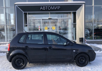Подержанный автомобиль Volkswagen Polo Hatchback 2003 года (4 фото)