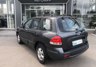 Подержанный автомобиль Hyundai Santa Fe 2008 года (7 фото)