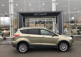Подержанный автомобиль Ford Kuga 2014 года (4 фото)