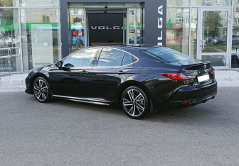 Подержанный автомобиль Toyota Camry Sedan 2024 года (7 фото)