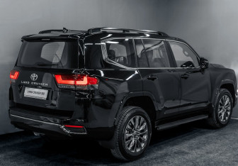 Новый Toyota Land Cruiser Suv 2024 (3 фото)
