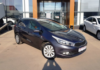 Подержанный автомобиль Kia Ceed Wagon 2013 года (3 фото)