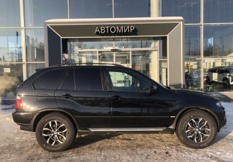 Подержанный автомобиль BMW X5 2006 года (4 фото)