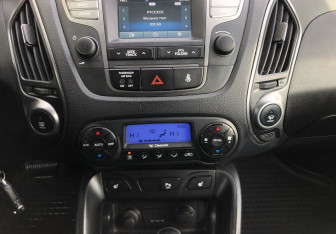 Подержанный автомобиль Hyundai ix35 2014 года (12 фото)