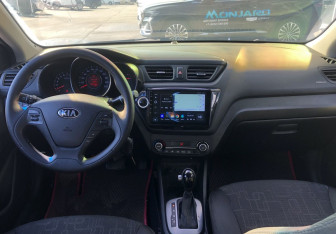 Подержанный автомобиль Kia Rio Sedan 2015 года (10 фото)