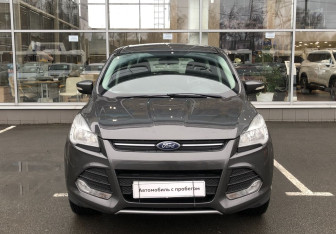 Подержанный автомобиль Ford Kuga 2015 года (2 фото)